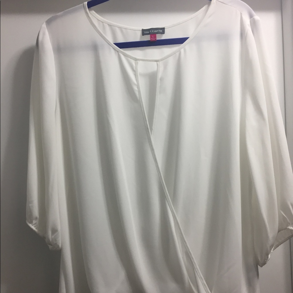 COPY - Beautiful flowy white Blouse, Vince Camuto